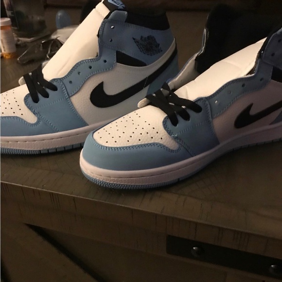 Jordan 1 University Size 11 New - Picture 1 of 6